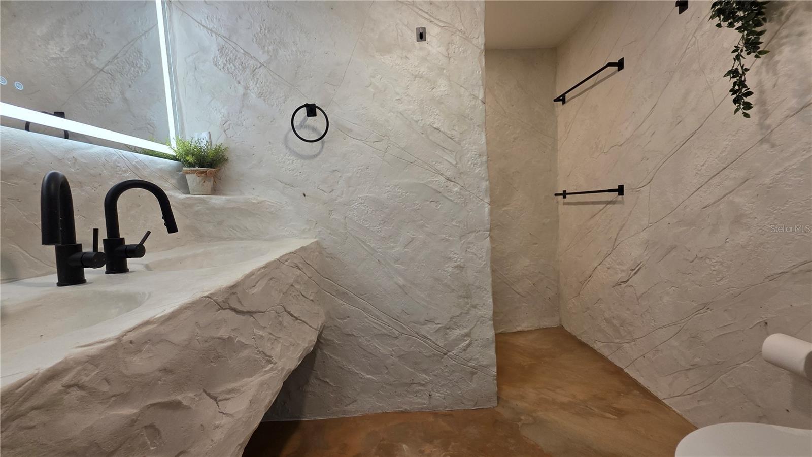 13400 Carol Dr Property Photo 39