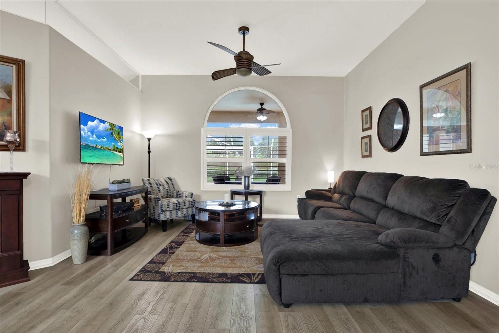 2318 Edelweiss Loop Property Photo 8