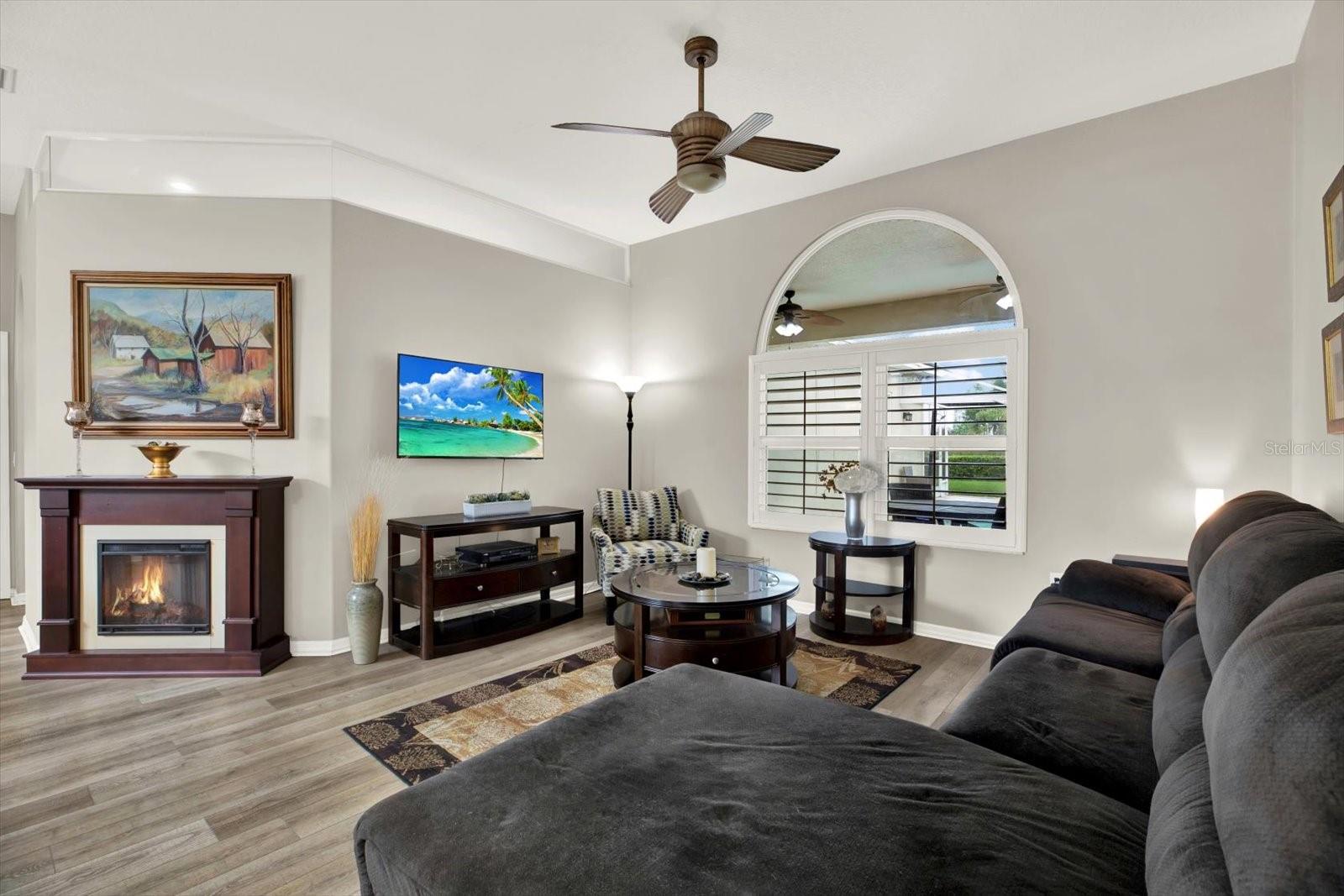 2318 Edelweiss Loop Property Photo 9