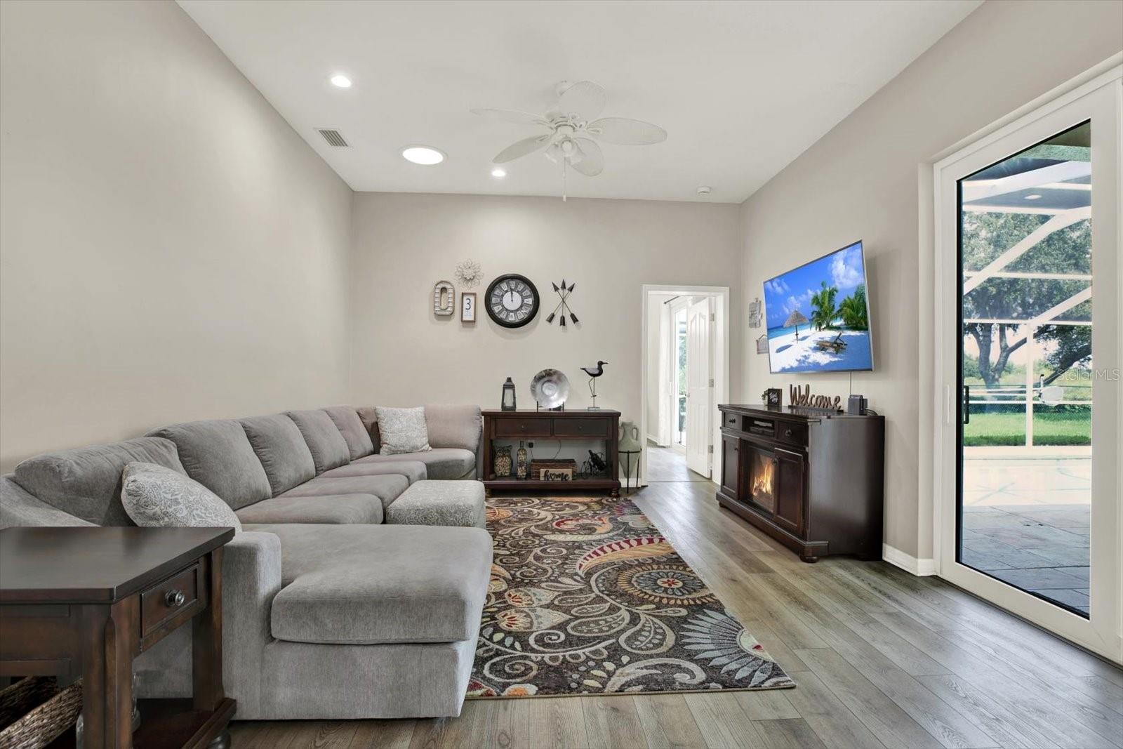2318 Edelweiss Loop Property Photo 19