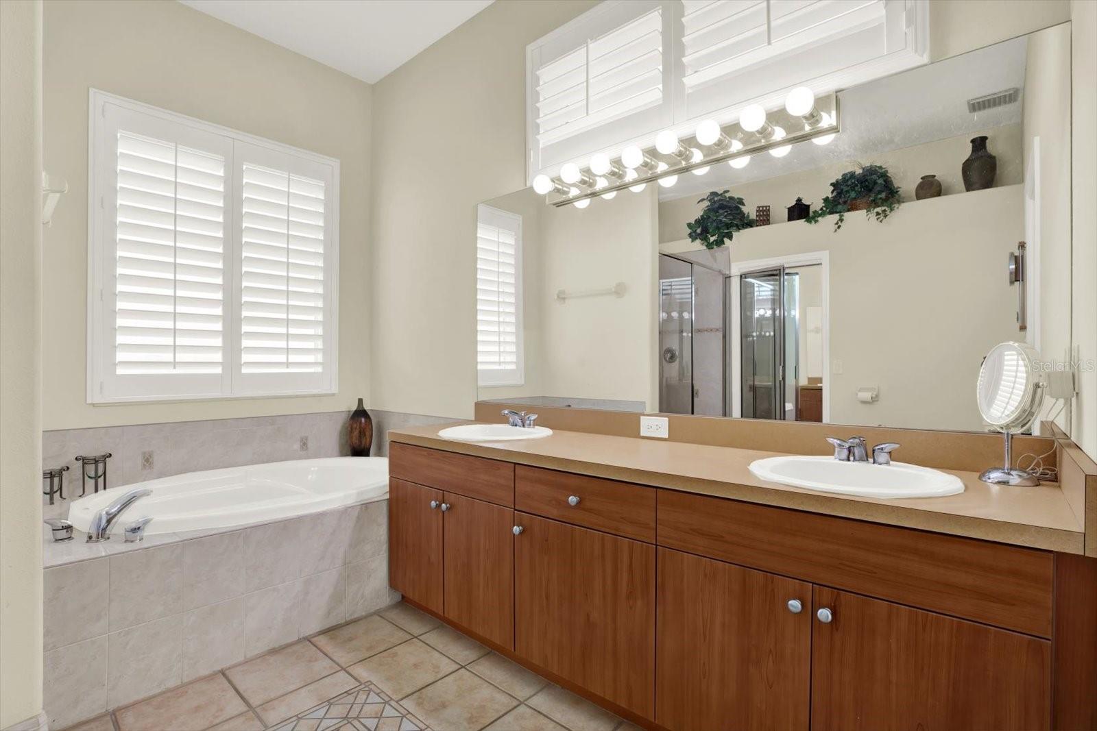 2318 Edelweiss Loop Property Photo 23