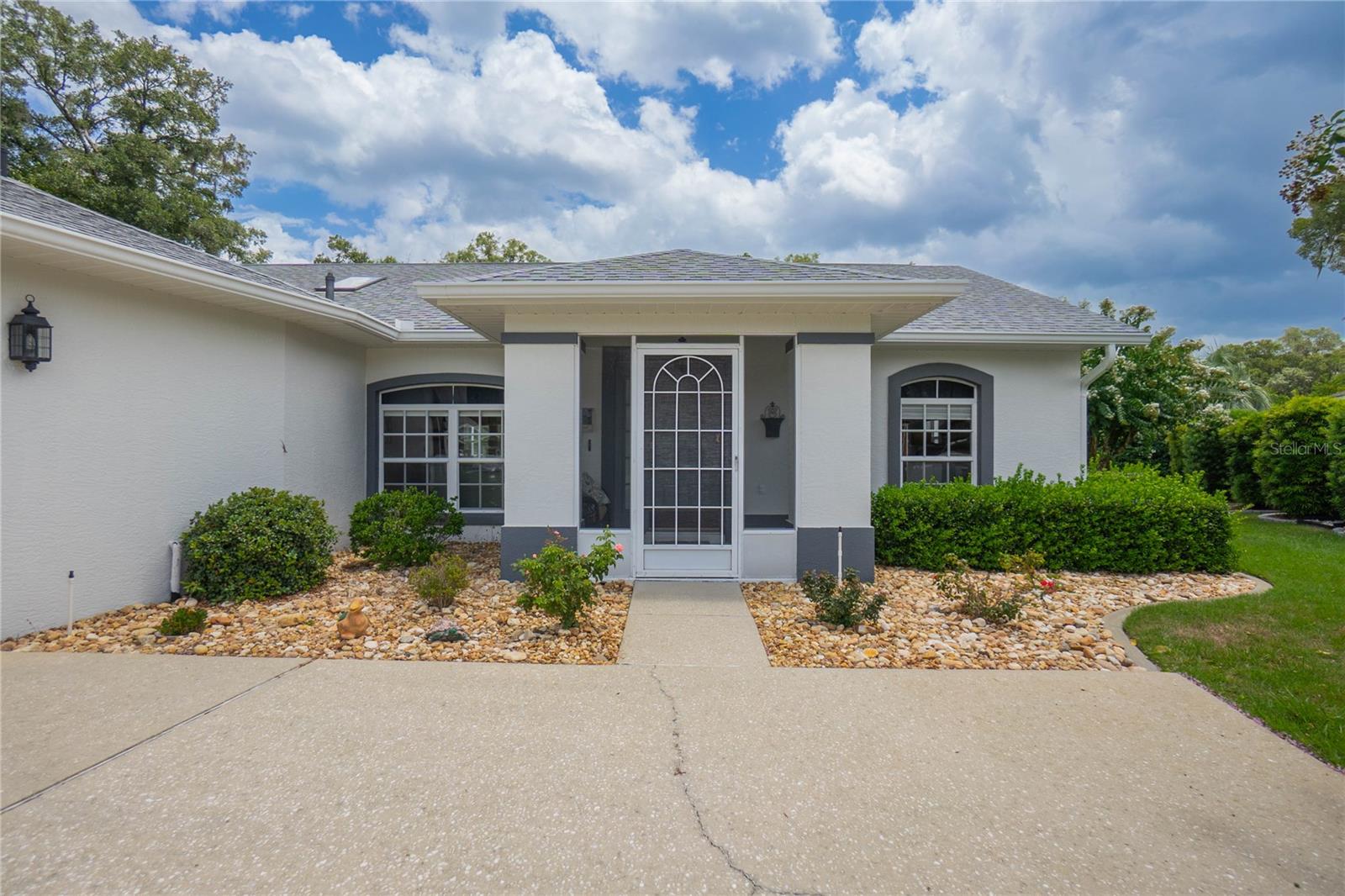 3048 E Balmoral Ct Property Photo 7