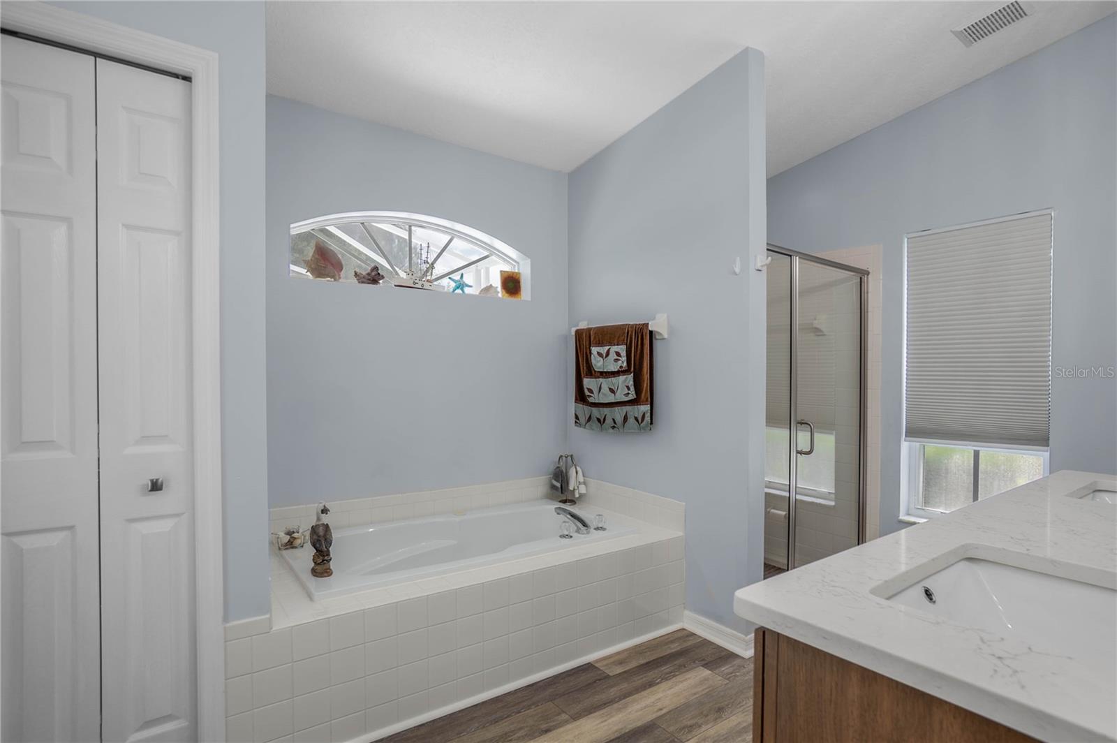 3048 E Balmoral Ct Property Photo 21