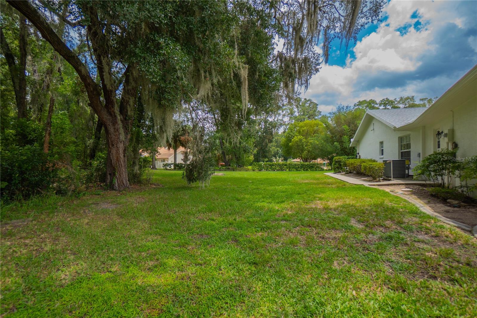 3048 E Balmoral Ct Property Photo 39