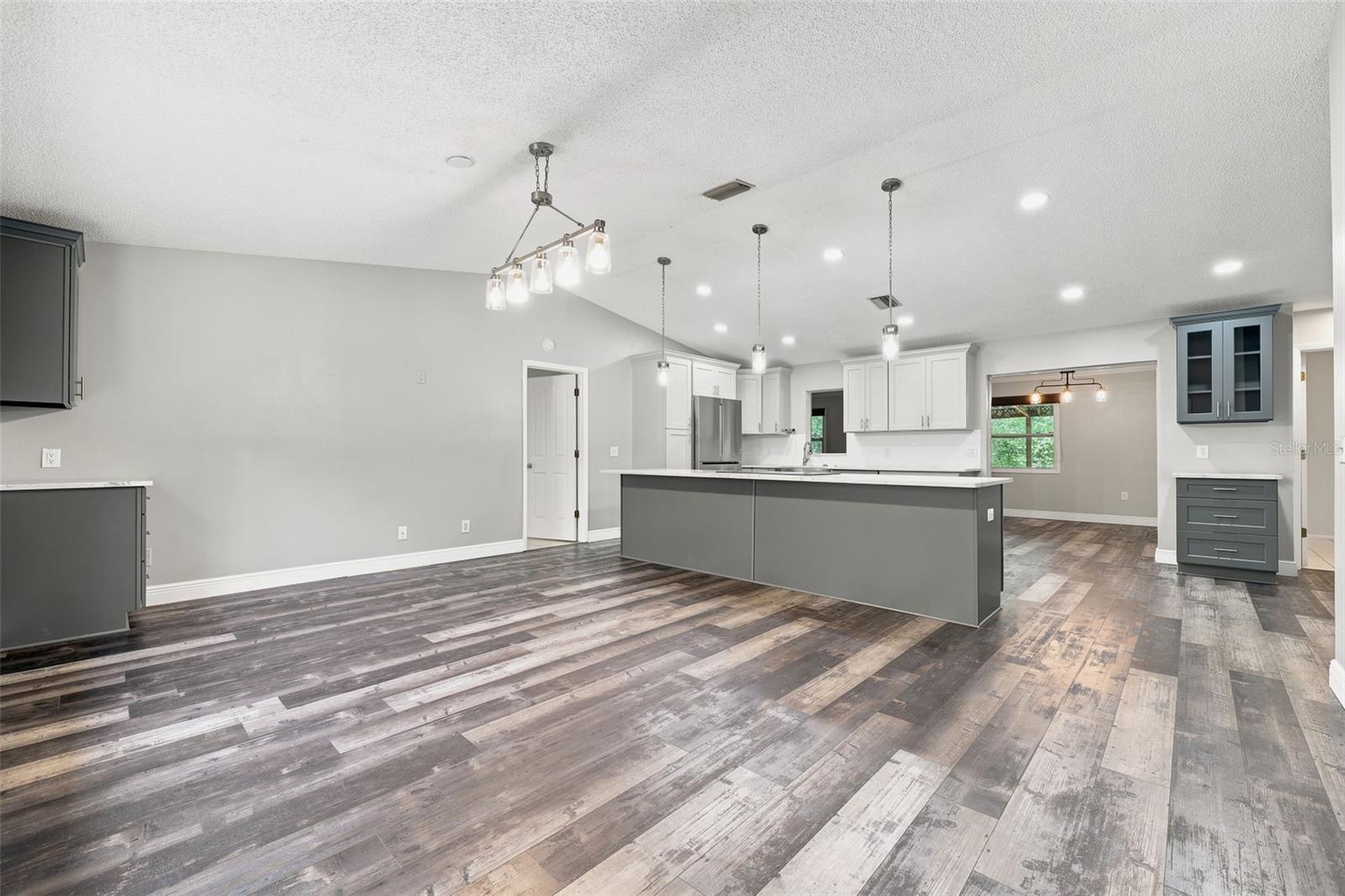 16426 Forzando Ave Property Photo 7