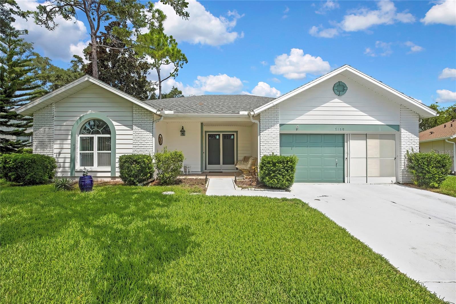 7159 Crown Oaks Dr Property Photo 2