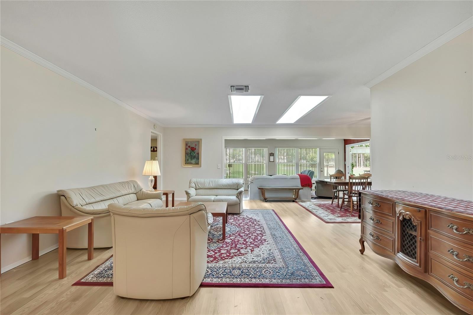 7159 Crown Oaks Dr Property Photo 8