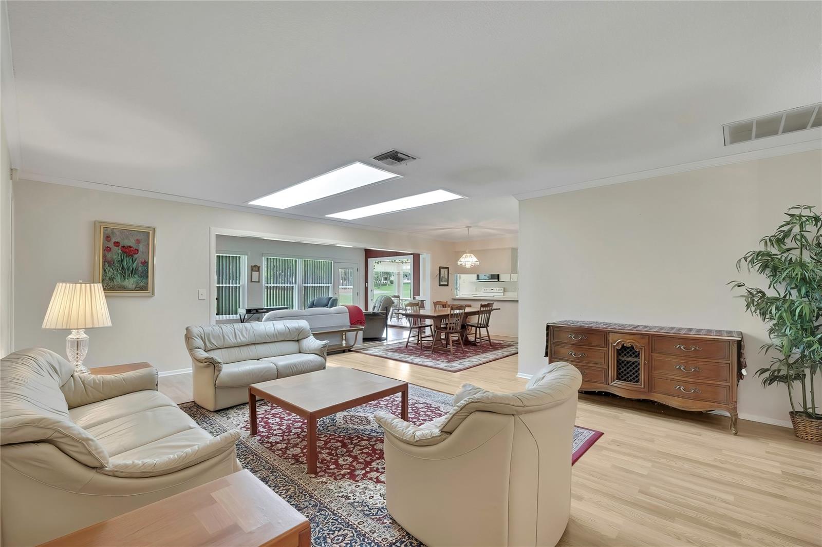 7159 Crown Oaks Dr Property Photo 12