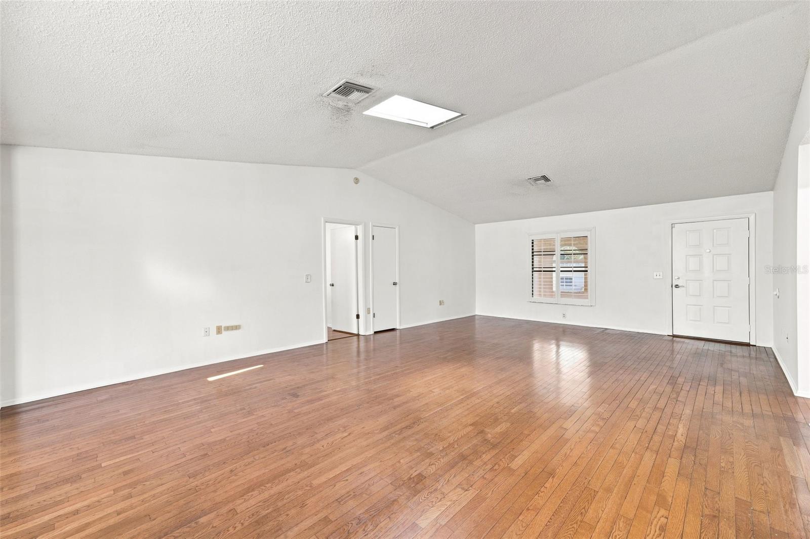 13469 Bondstone St Property Photo 3