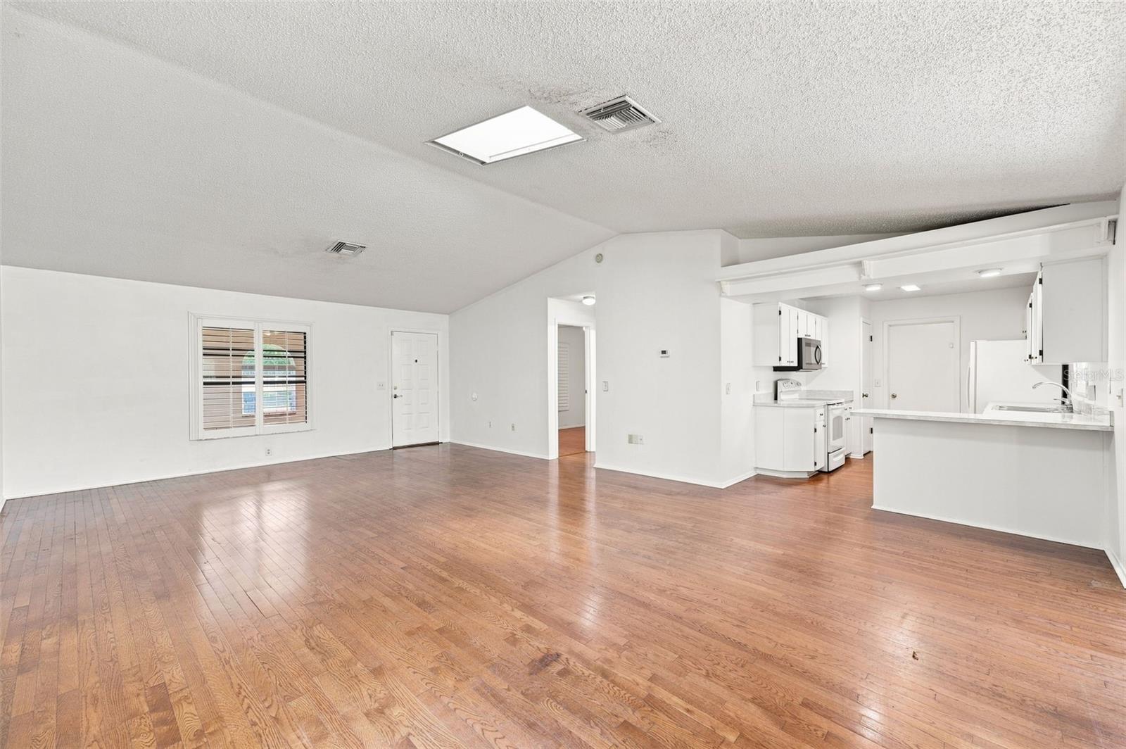 13469 Bondstone St Property Photo 5