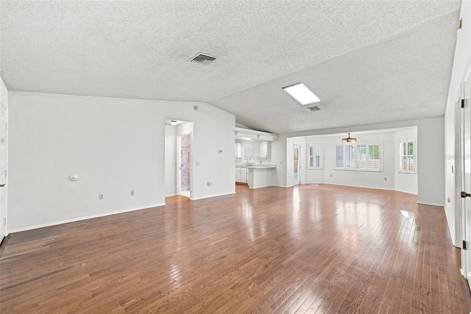 13469 Bondstone St Property Photo 6