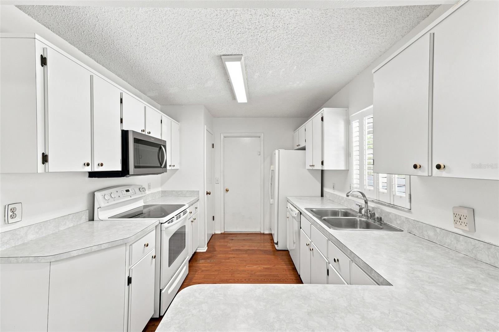 13469 Bondstone St Property Photo 8