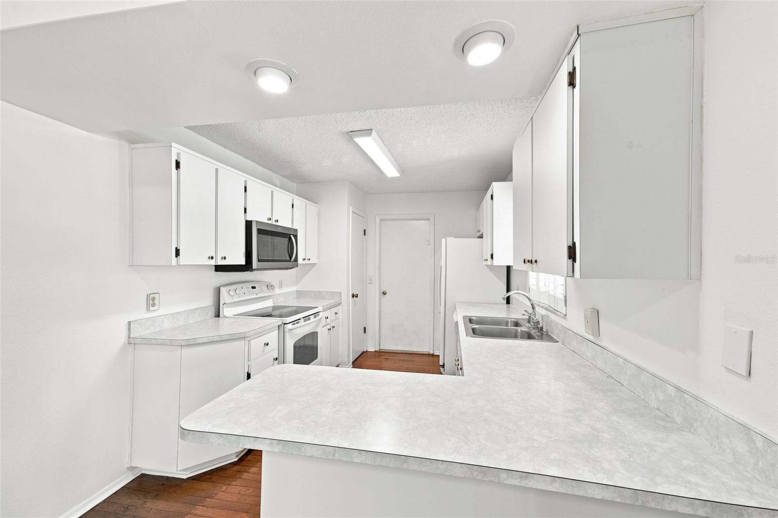 13469 Bondstone St Property Photo 10