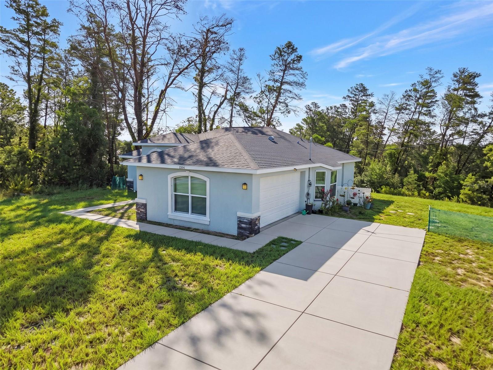 2404 Lema Dr Property Photo 4