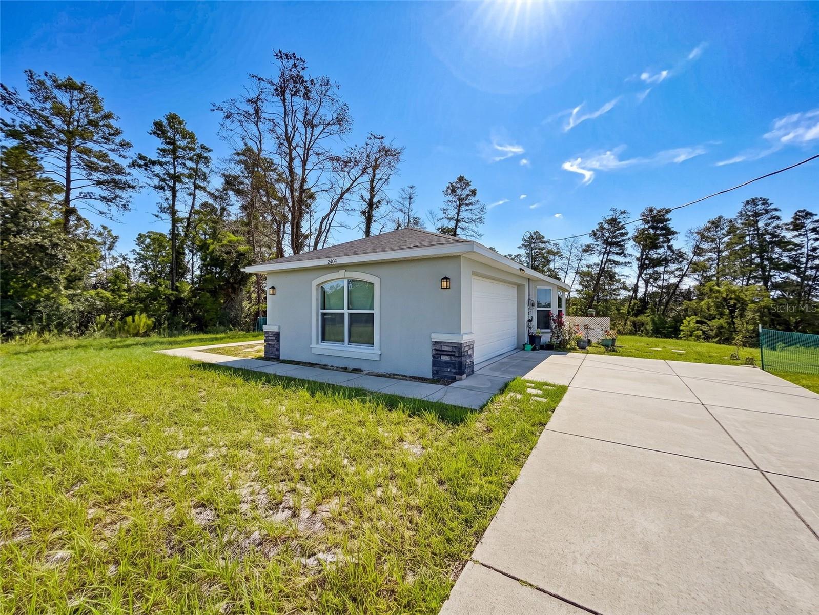 2404 Lema Dr Property Photo 5