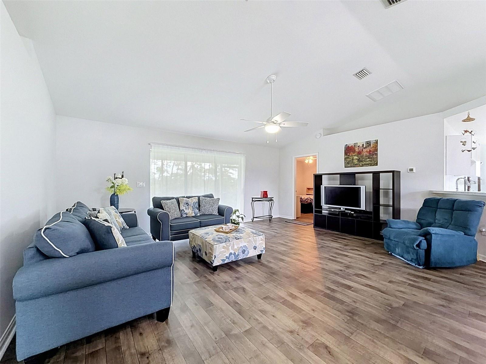 2404 Lema Dr Property Photo 14