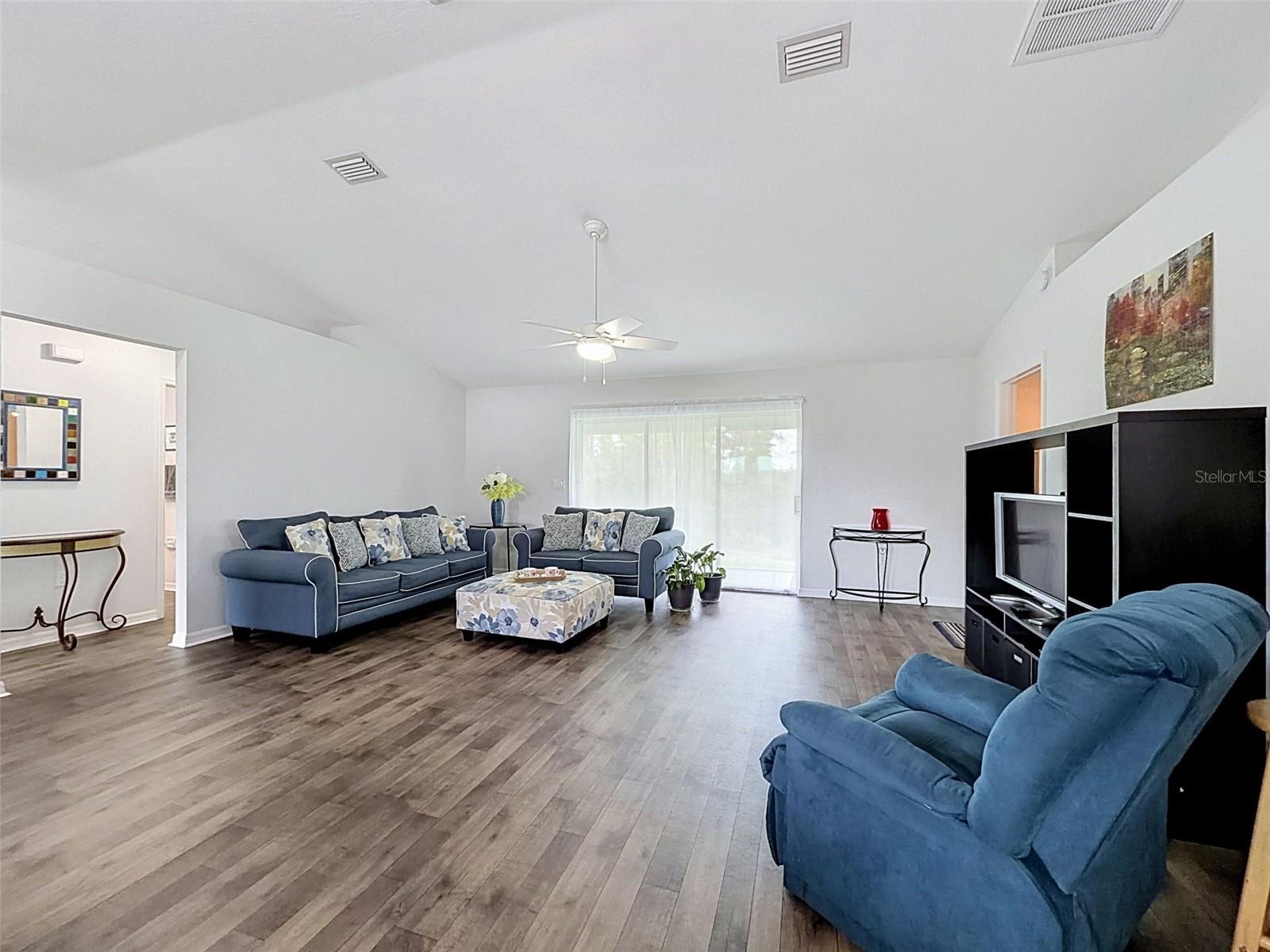 2404 Lema Dr Property Photo 19