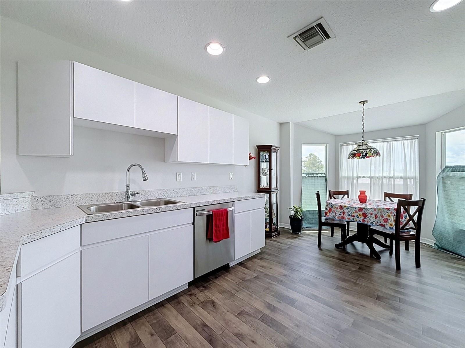 2404 Lema Dr Property Photo 22