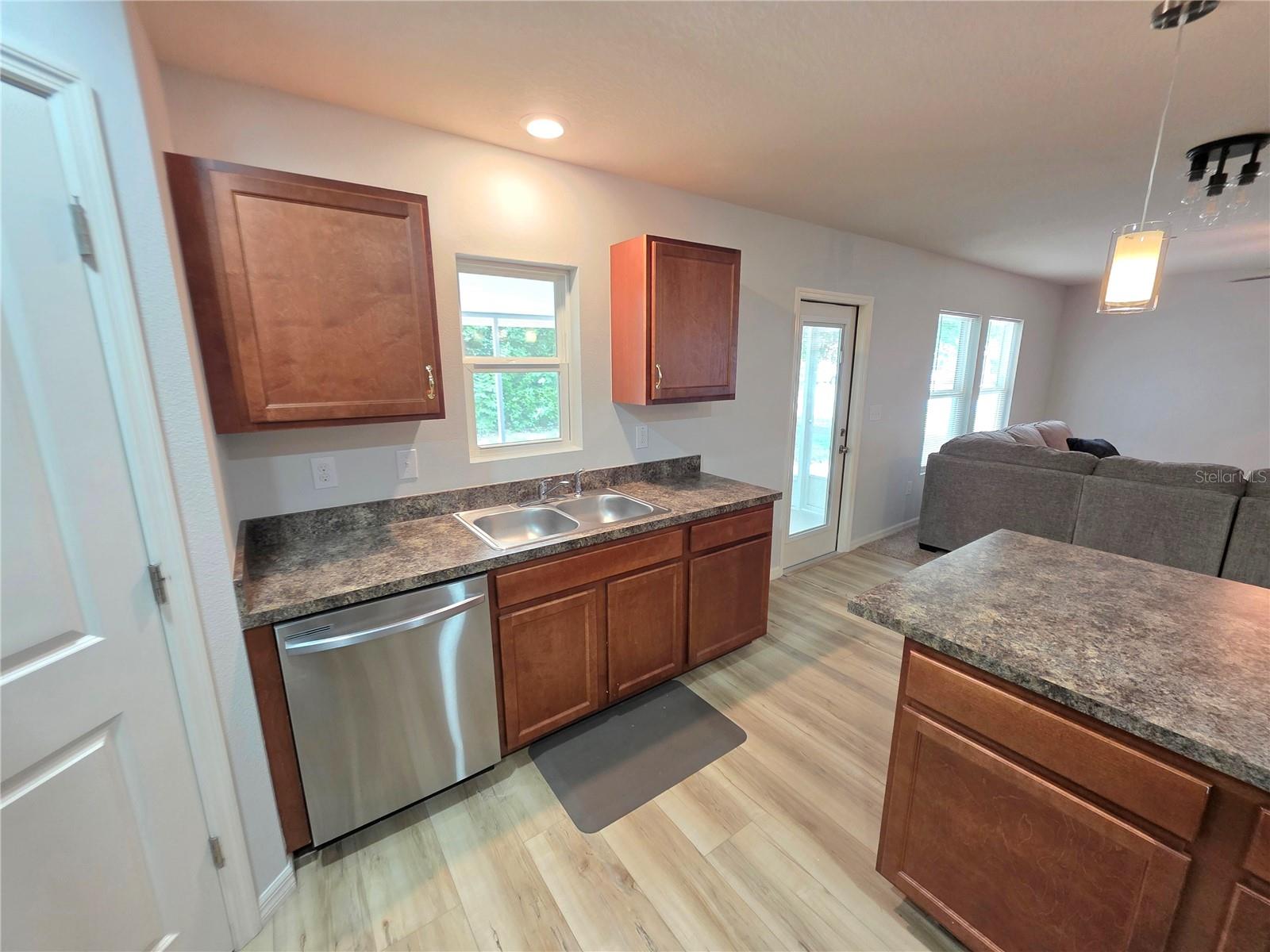 6210 Alderwood St Property Photo 7