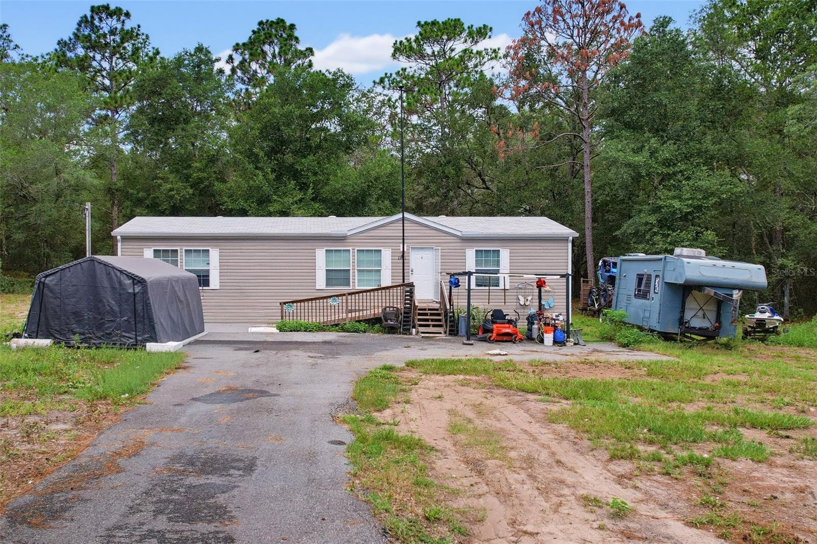 17721 Drayton St Property Photo 3