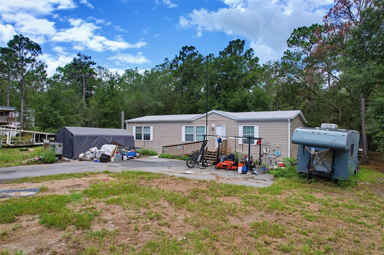 17721 Drayton St Property Photo 7