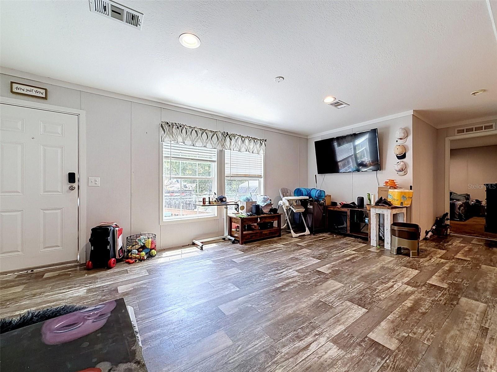 17721 Drayton St Property Photo 10