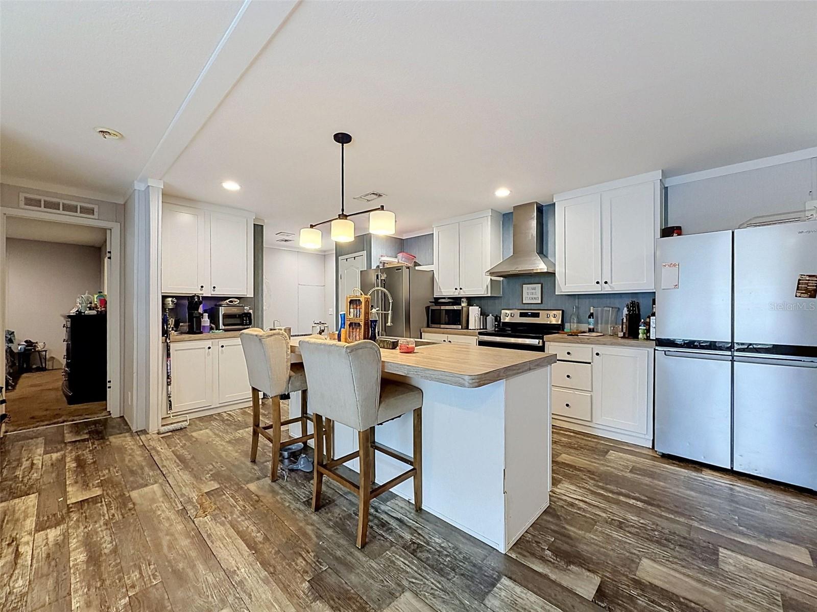 17721 Drayton St Property Photo 13