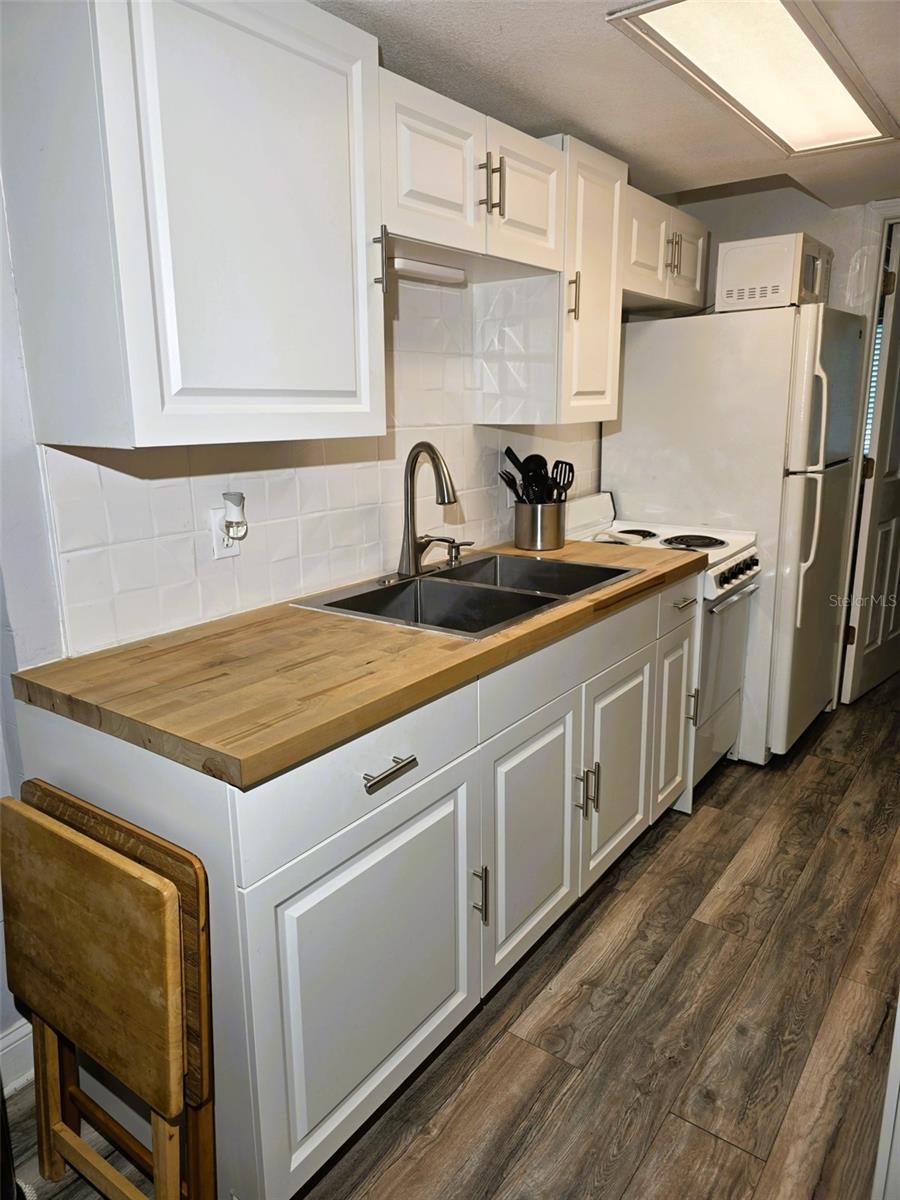 1865 Mazo Mnr #j3 Property Photo 8