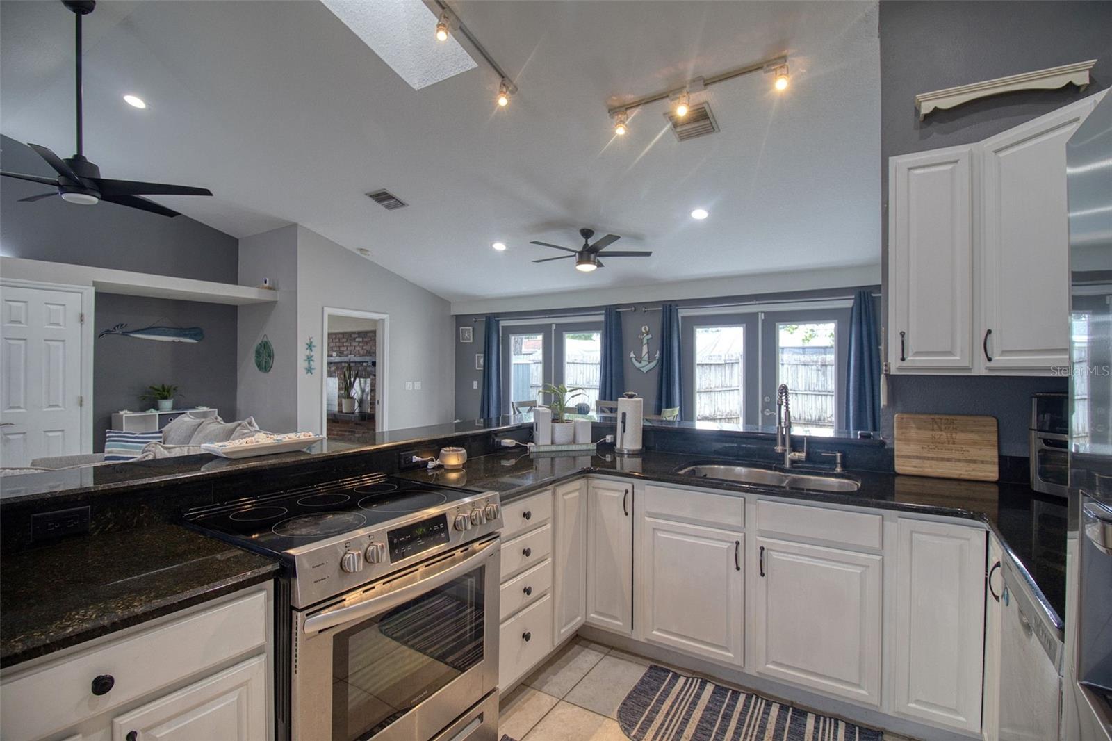 3652 Westchester Dr Property Photo 8