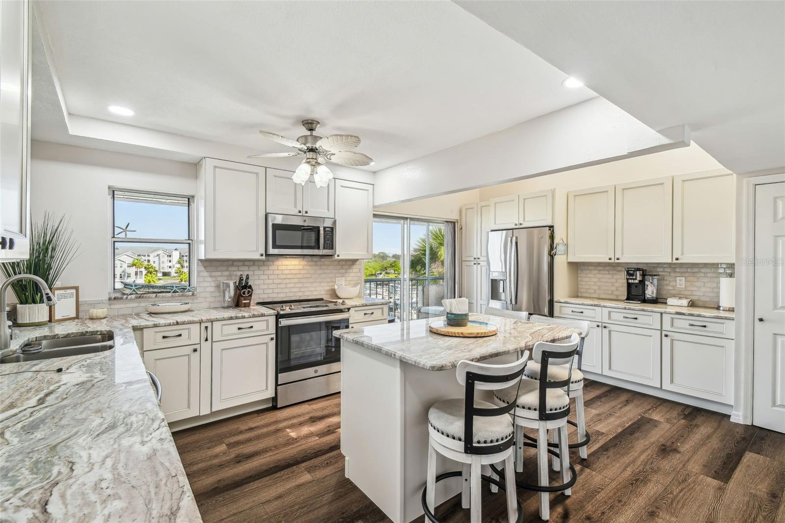 5537 Sea Forest Dr #301 Property Photo 11