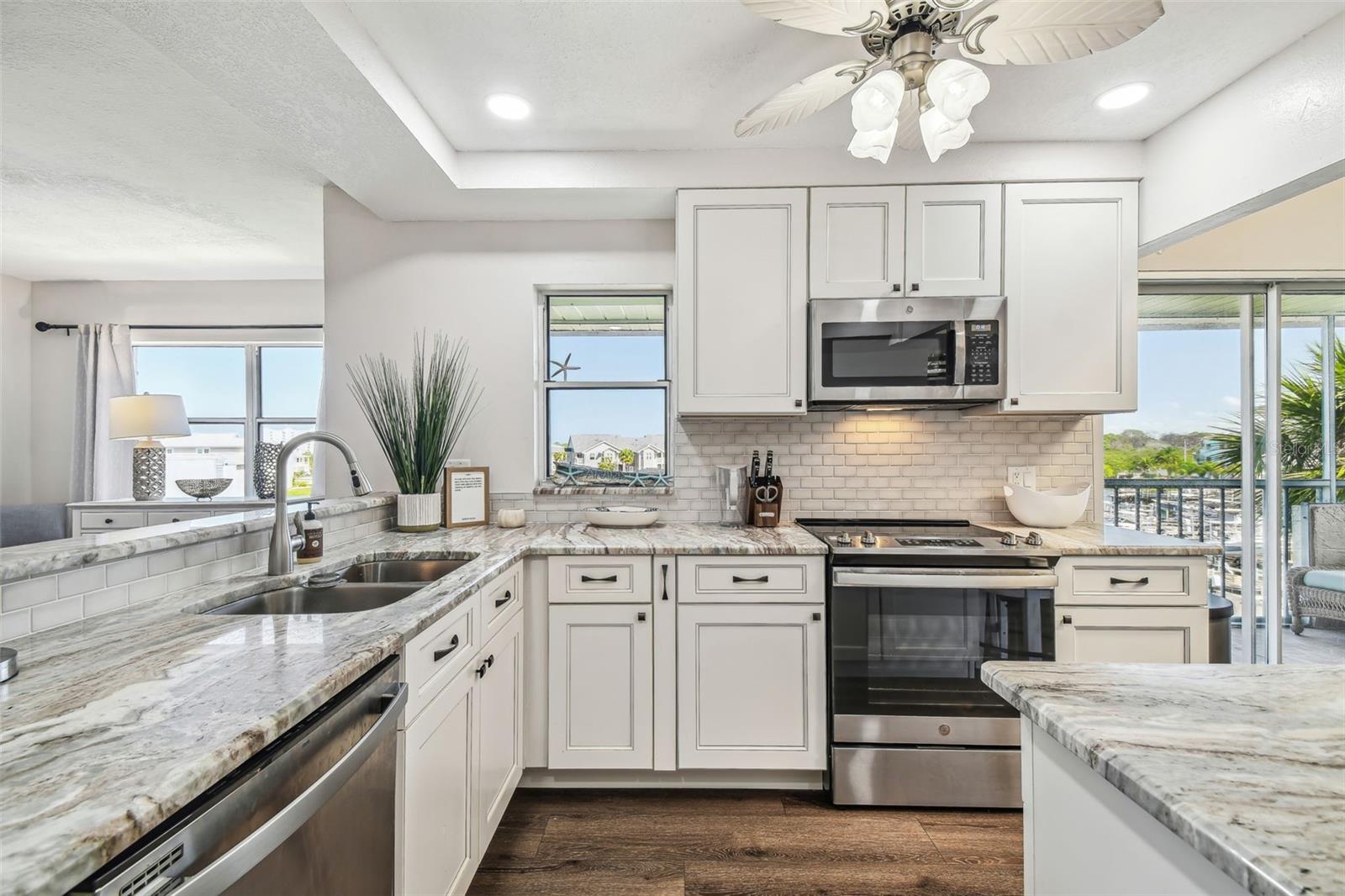 5537 Sea Forest Dr #301 Property Photo 12