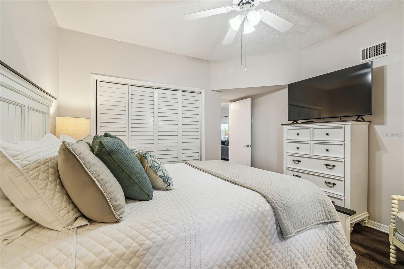 5537 Sea Forest Dr #301 Property Photo 20