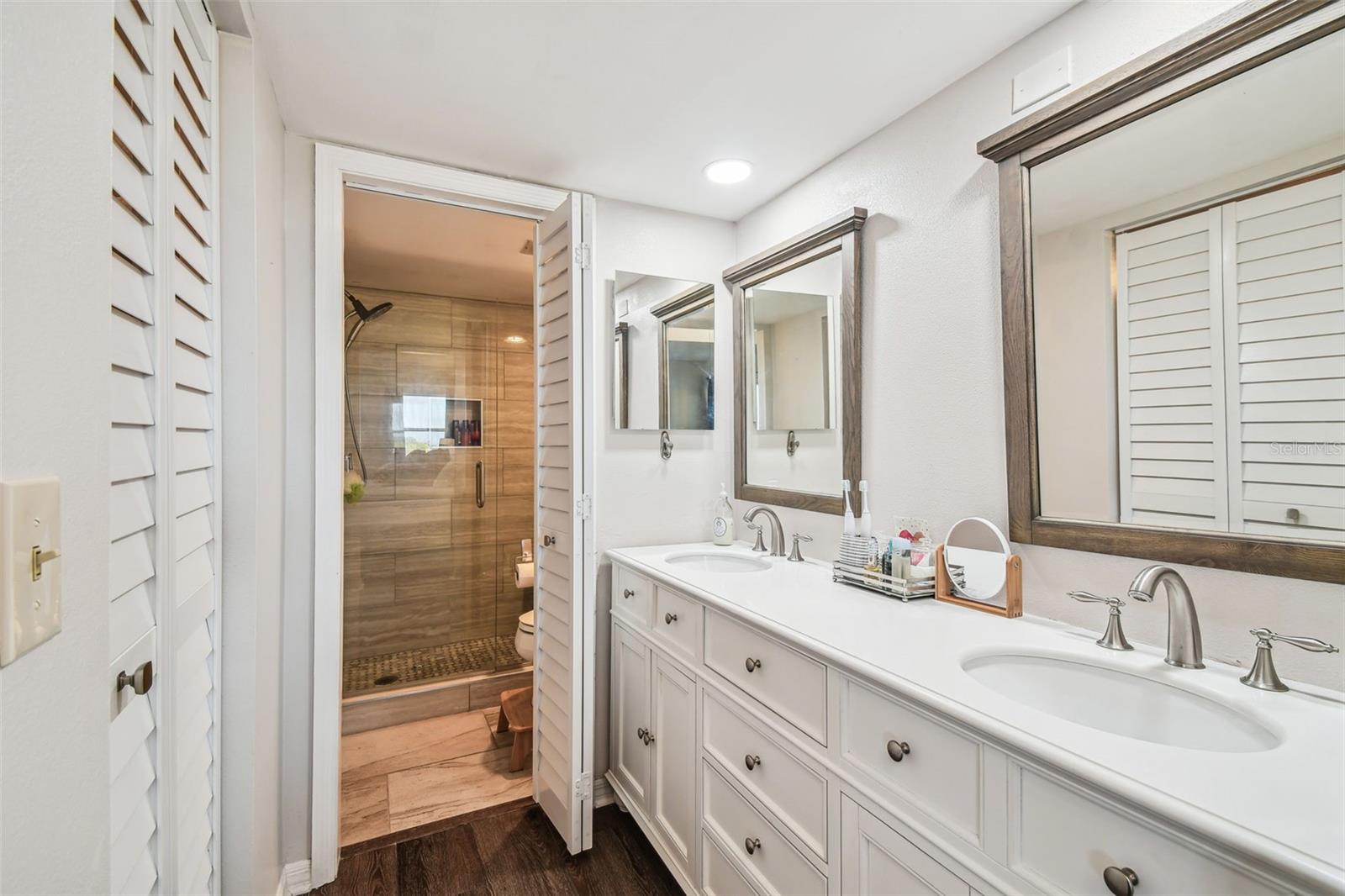 5537 Sea Forest Dr #301 Property Photo 25