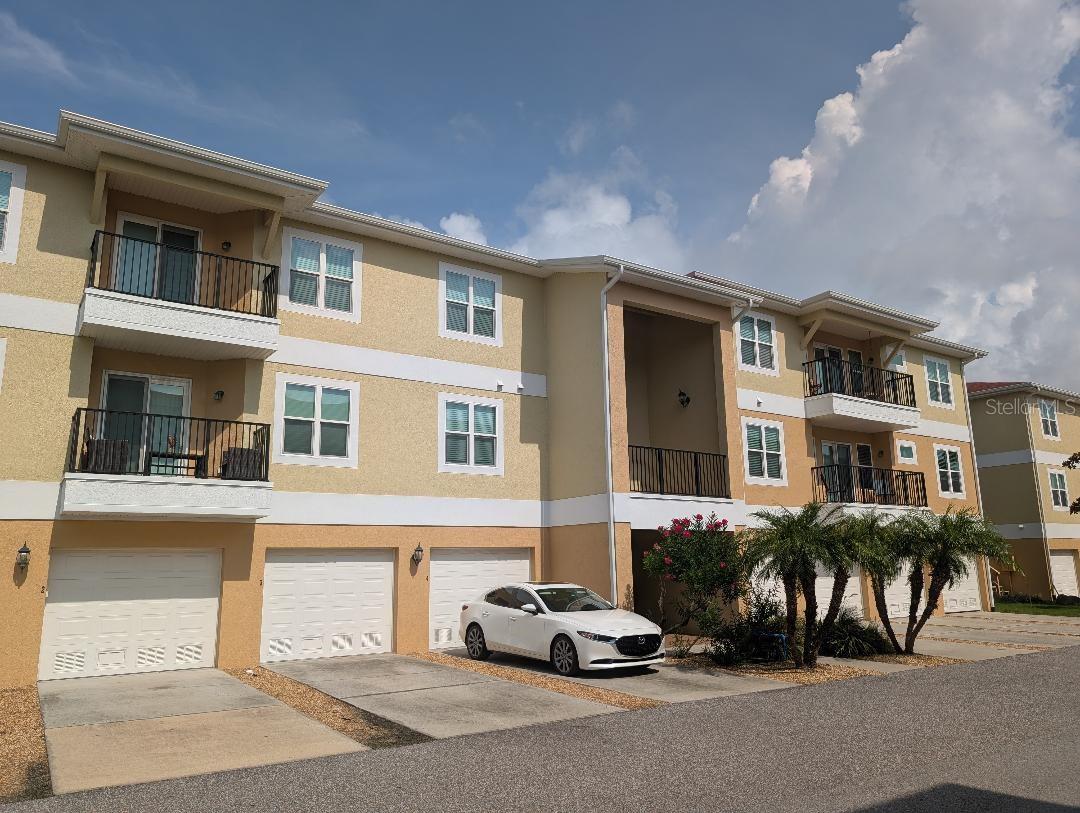 6420 Banyan Blvd #203 Property Photo 1