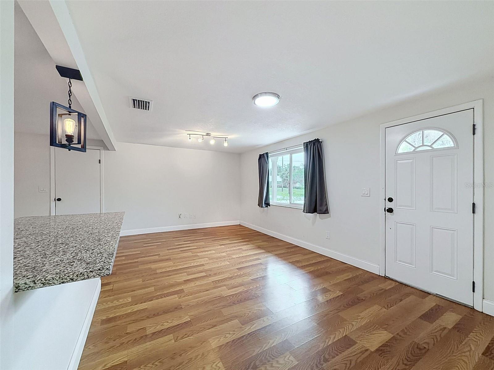 6845 Medlar Dr Property Photo 4