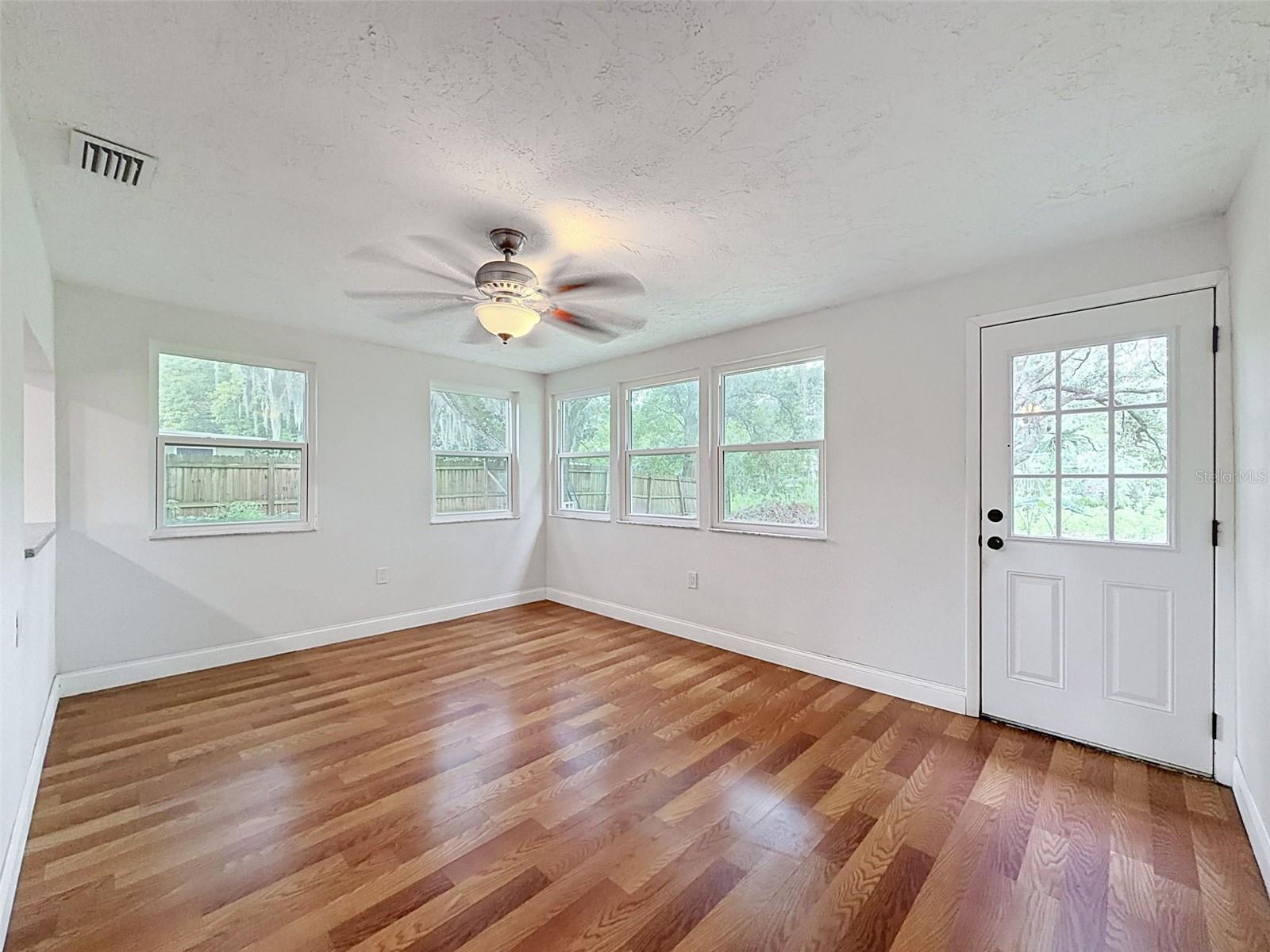 6845 Medlar Dr Property Photo 11