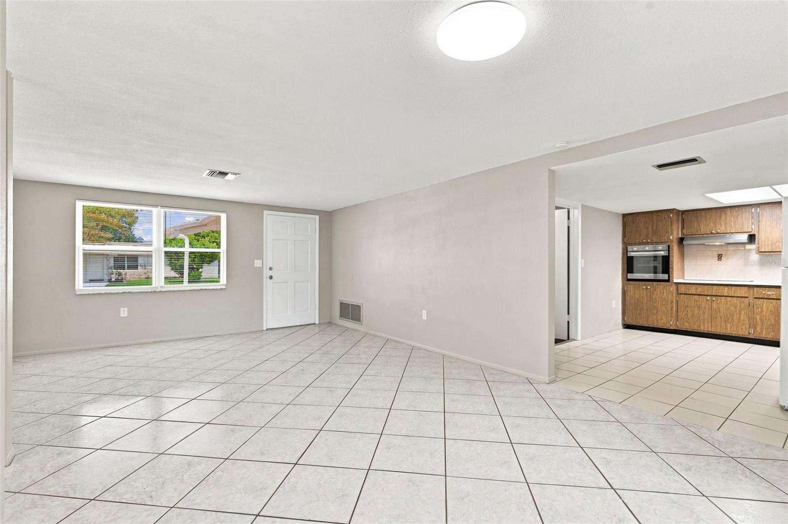 8936 Windsong Ln Property Photo 4