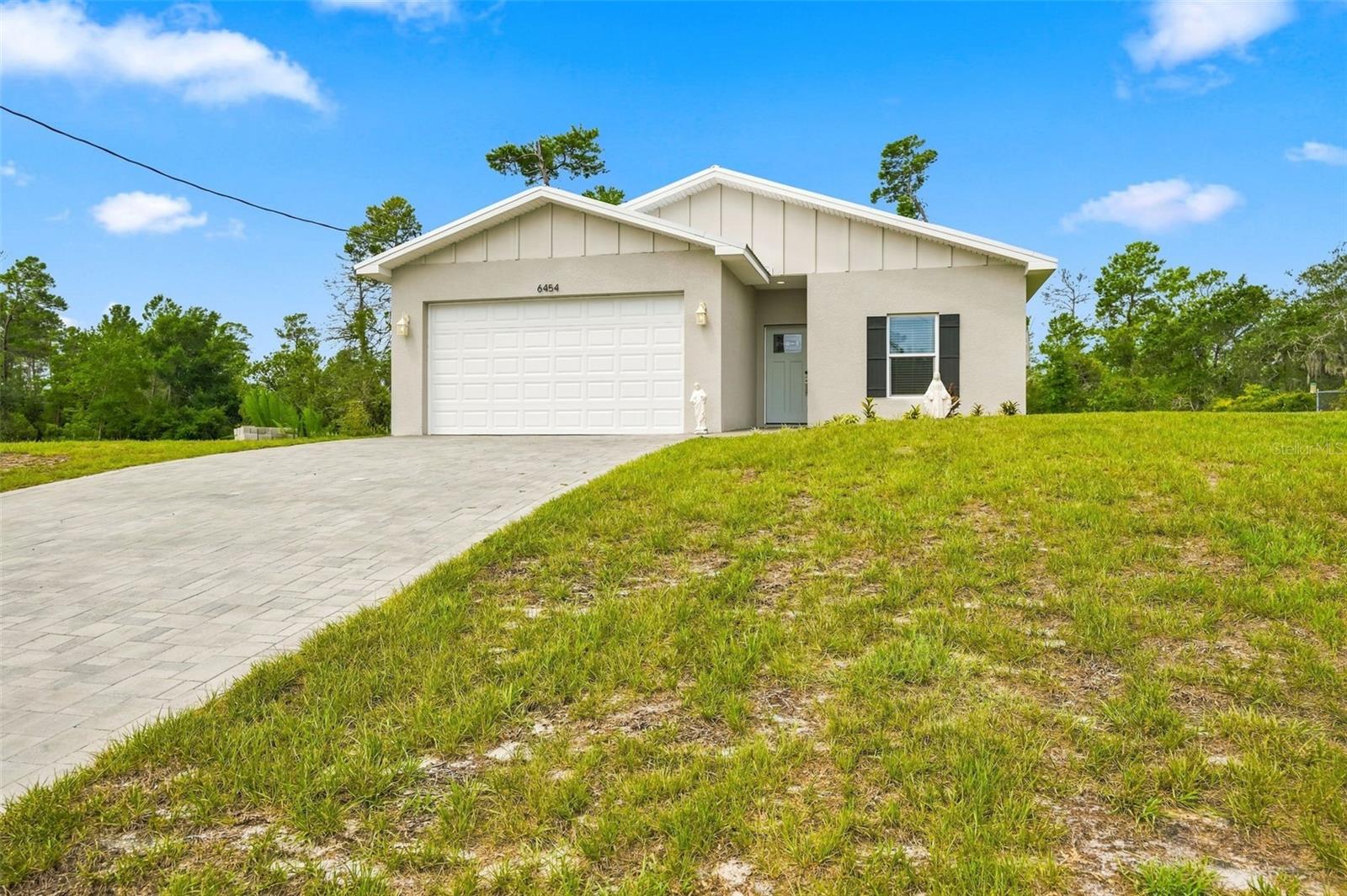 6454 Freeport Dr Property Photo 2