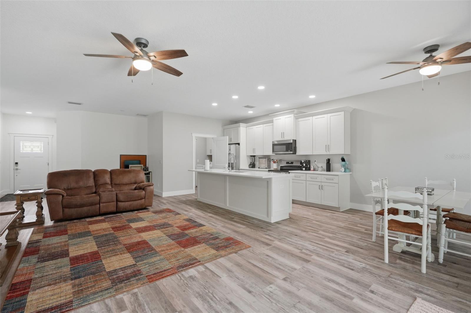 6454 Freeport Dr Property Photo 8