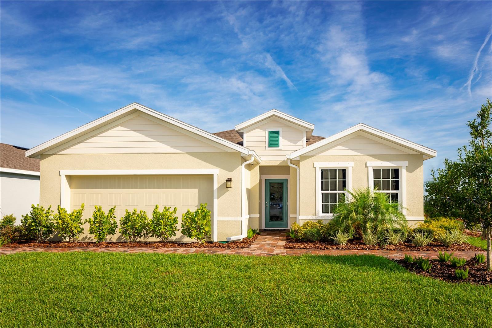 2252 LABRADOR LOOP Property Photo 1