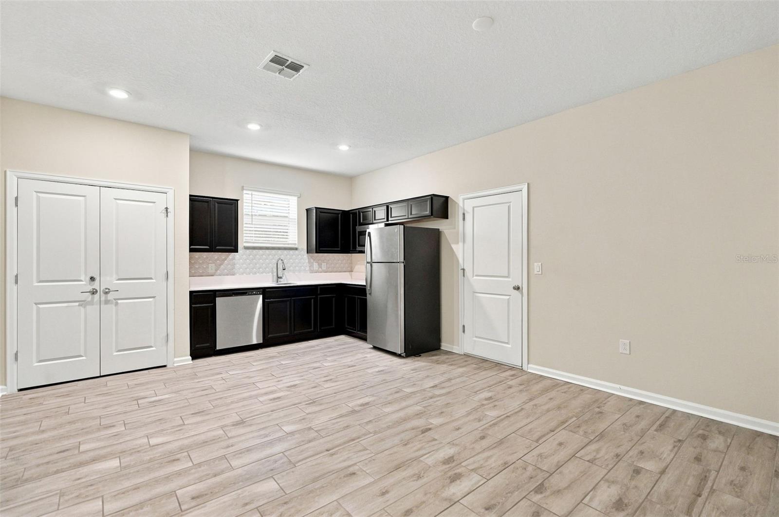 139 Pershing St Property Photo 12