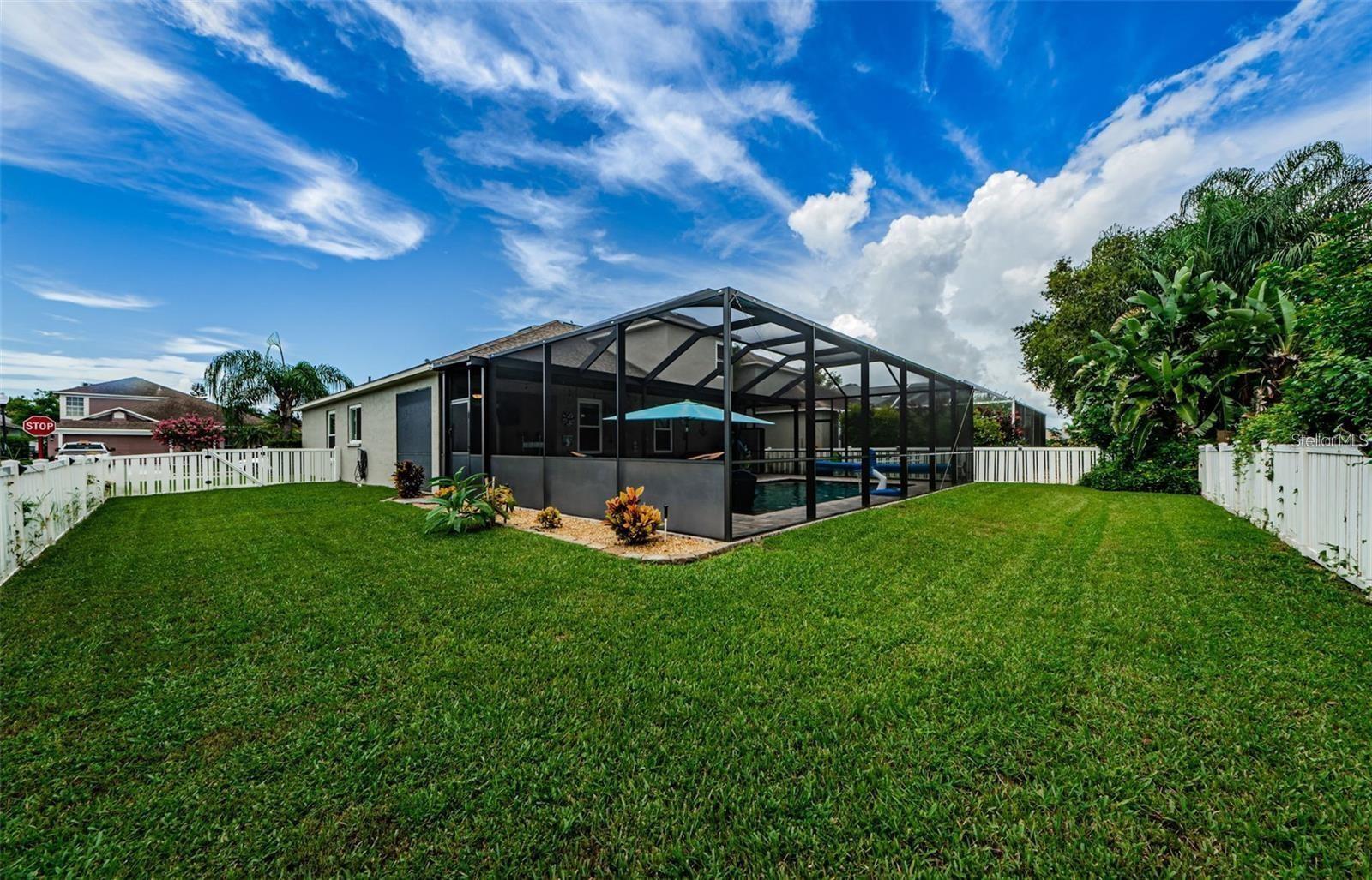 1810 Winsloe Dr Property Photo 2