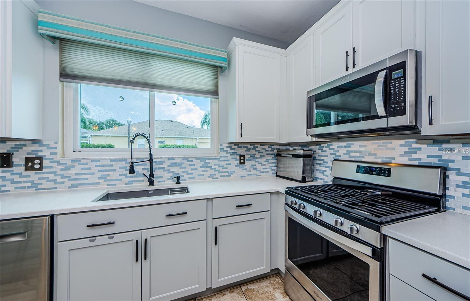 1810 Winsloe Dr Property Photo 10