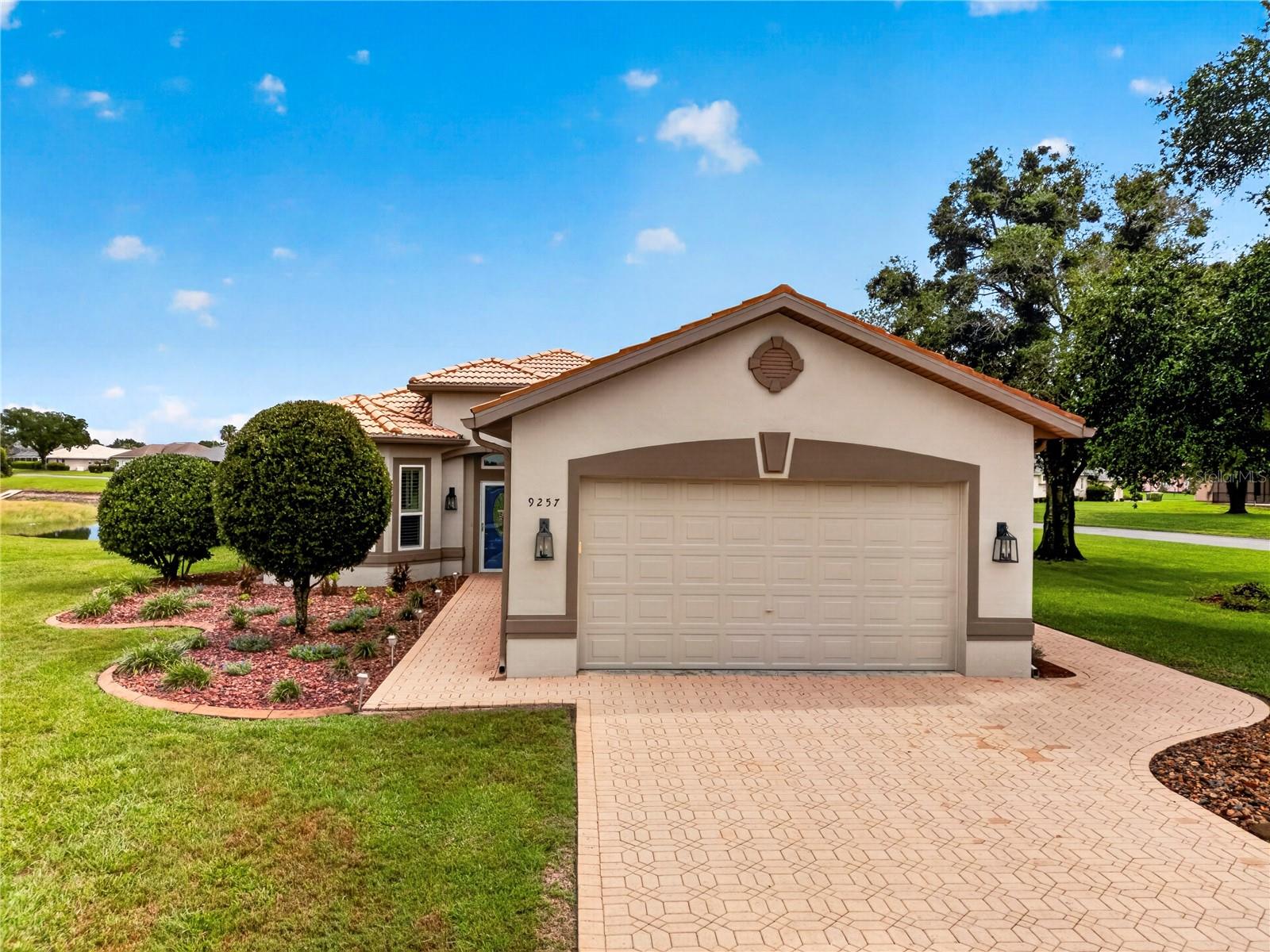 9257 BONNIE COVE DR Property Photo 1