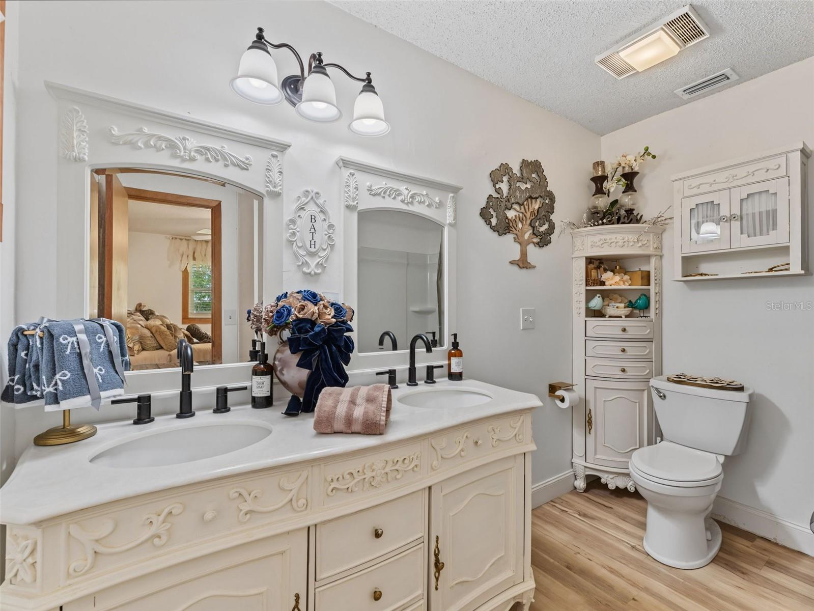 4101 E Gloria Dr Property Photo 17