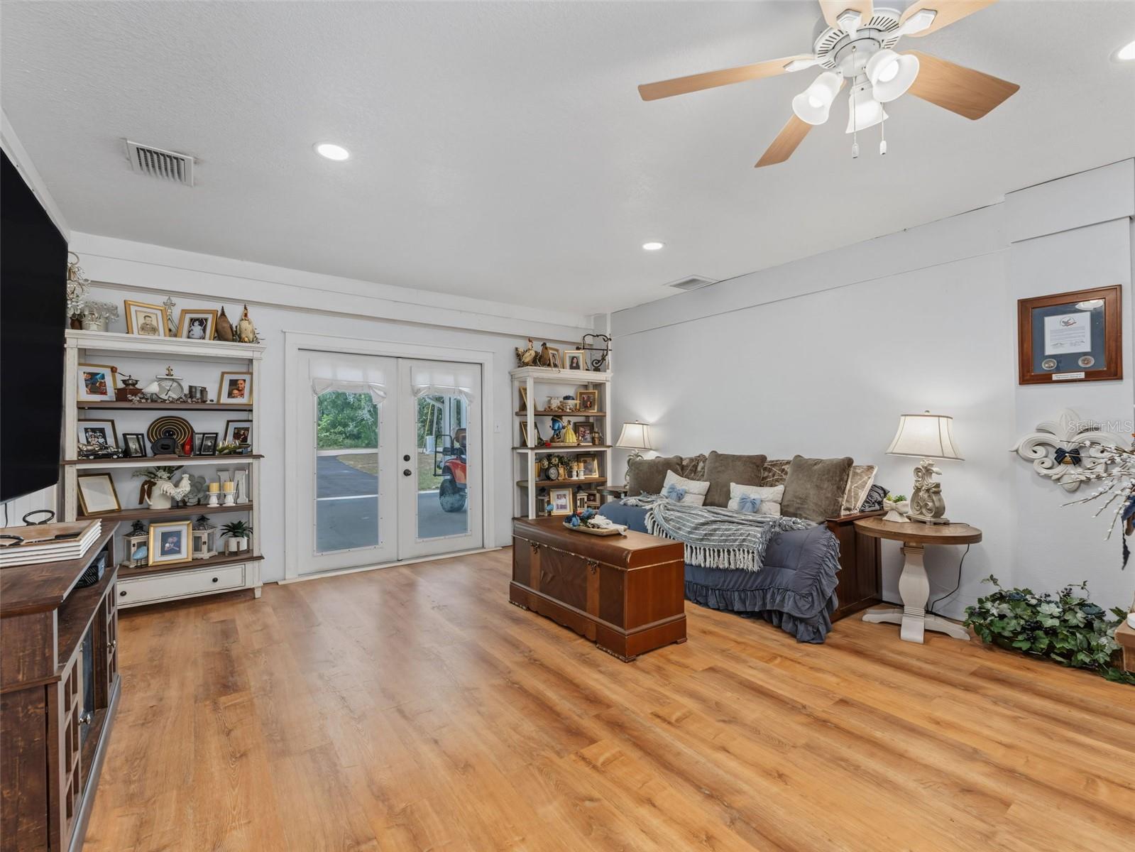 4101 E Gloria Dr Property Photo 45
