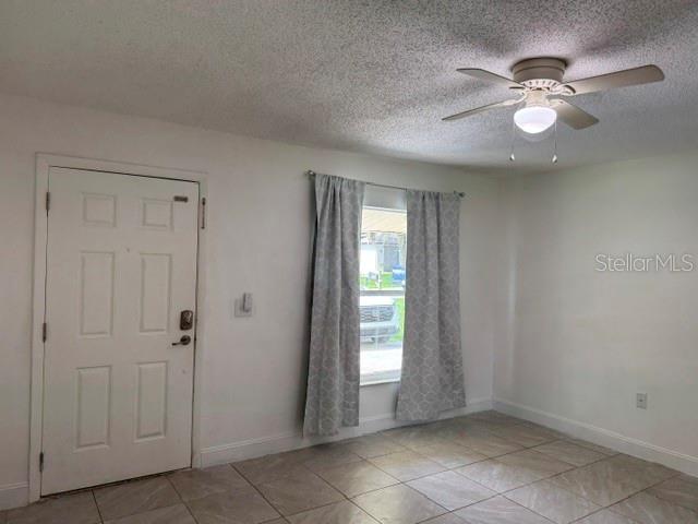 27127 Fernery Ave Property Photo 3