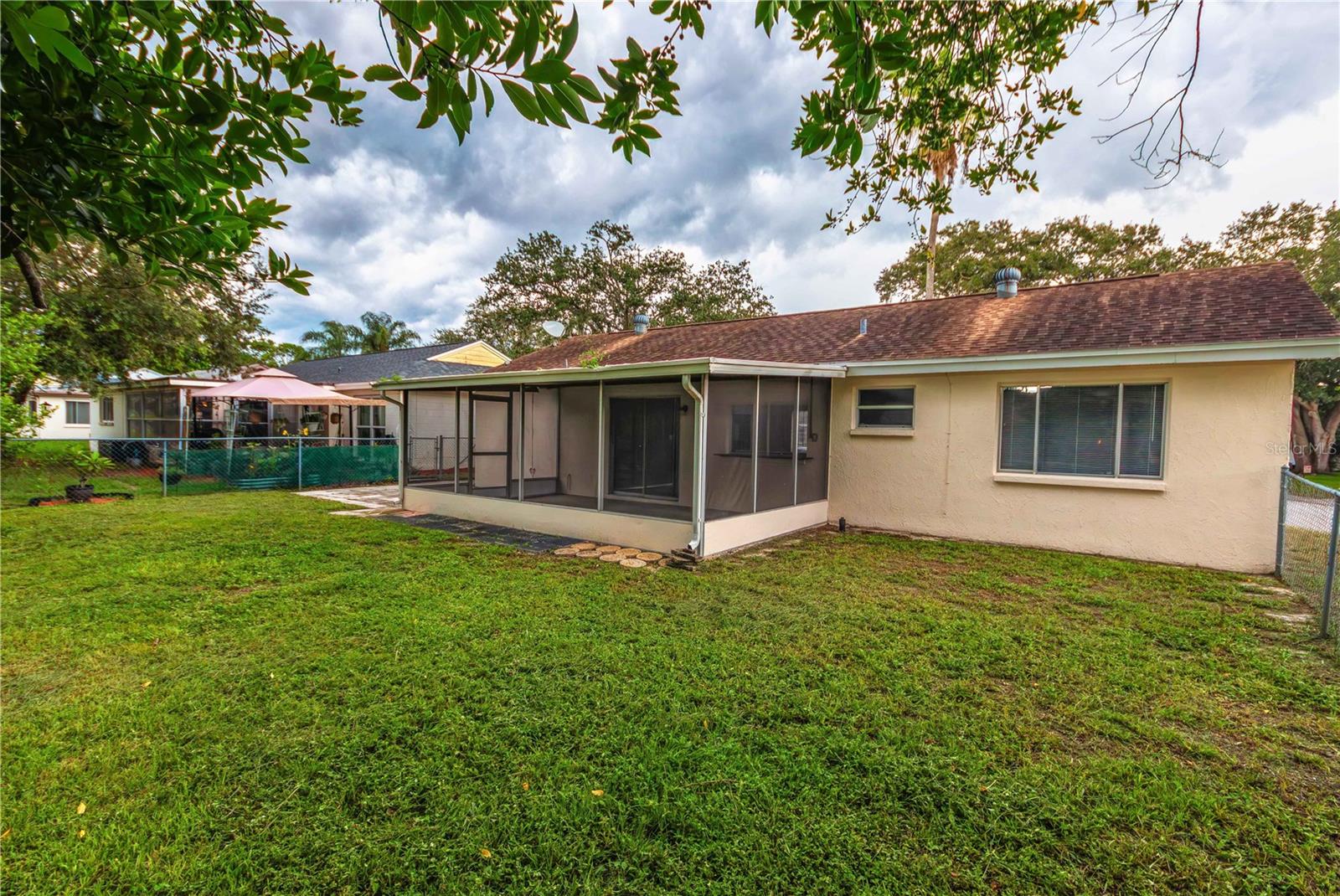12401 Gunstock Ln Property Photo 3