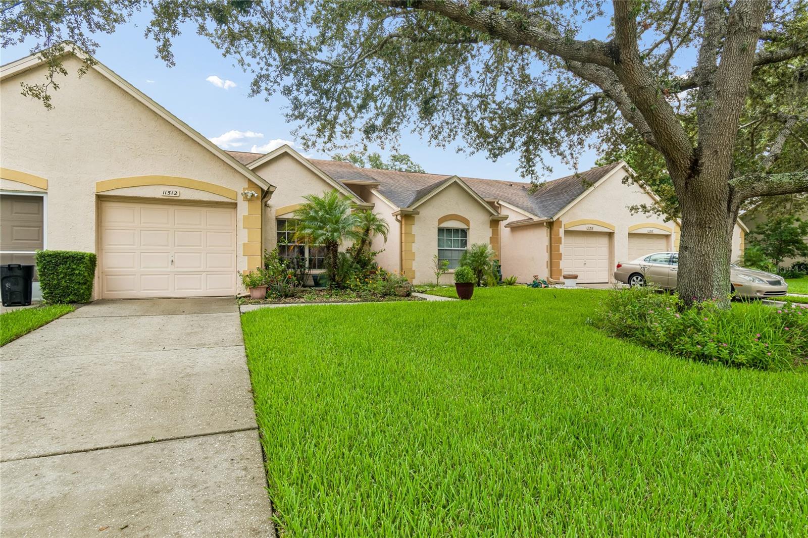 11512 Versailles Ln #11512 Property Photo 4