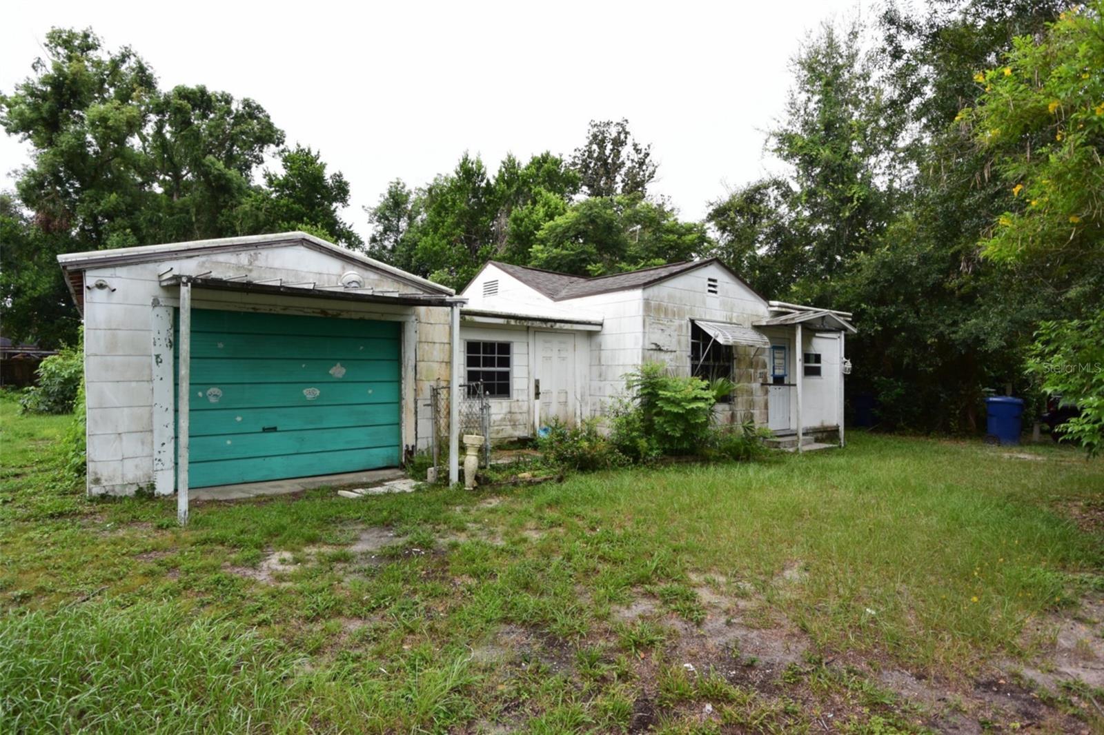 1422 W Humphrey St Property Photo 1